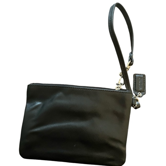 Coach Darcy black wristlet with bow and hang tag - Picture 2 of 9